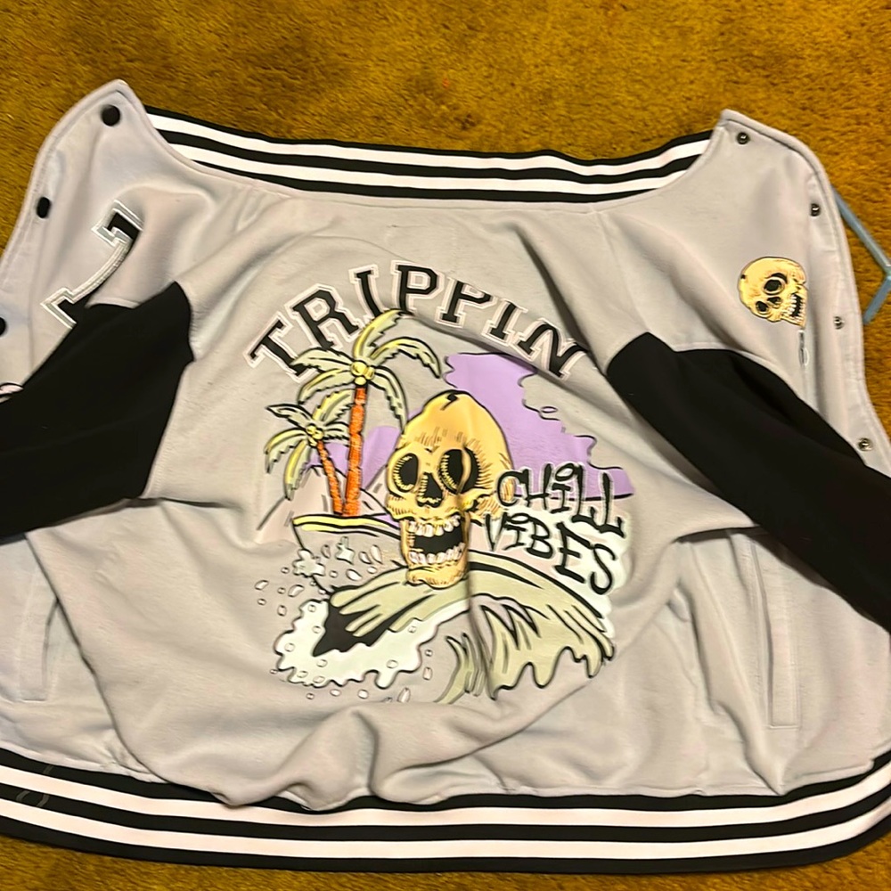 COMFORTABLE JACKET